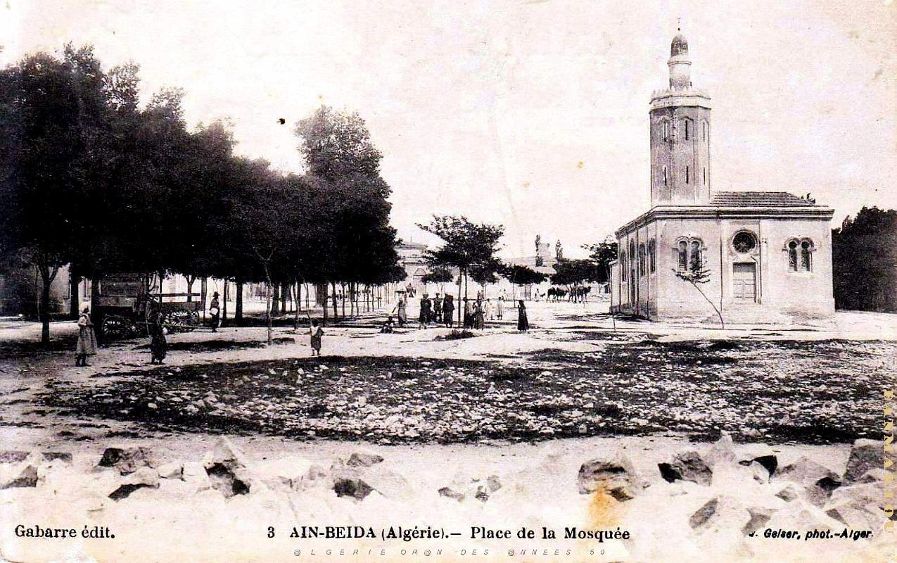 Ain-Beida - Place de la Mosquee.jpg